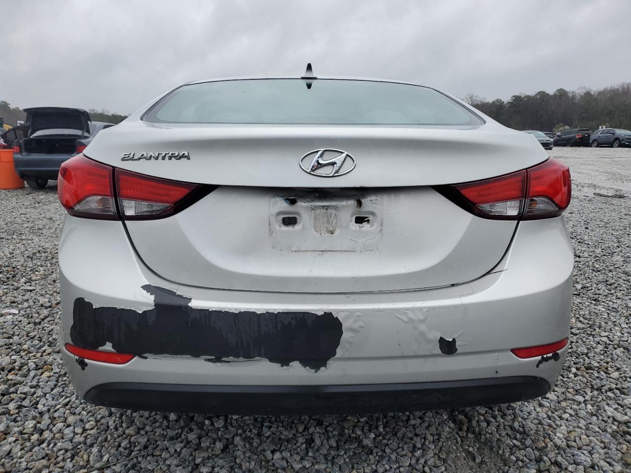 2015 Hyundai Elantra - Image 6