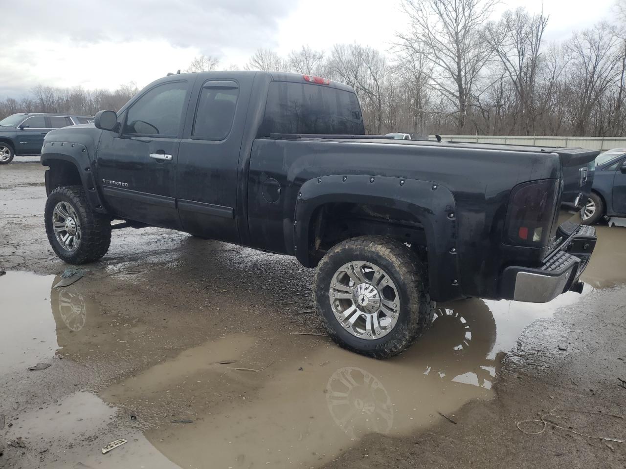 2011 Chevrolet Silverado - Image 2