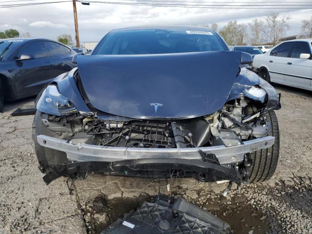  TESLA MODEL 3 2023 Srebrny