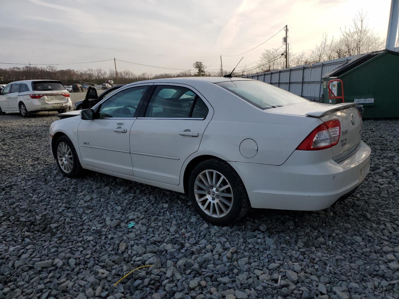 2008 Mercury Milan - Image 2