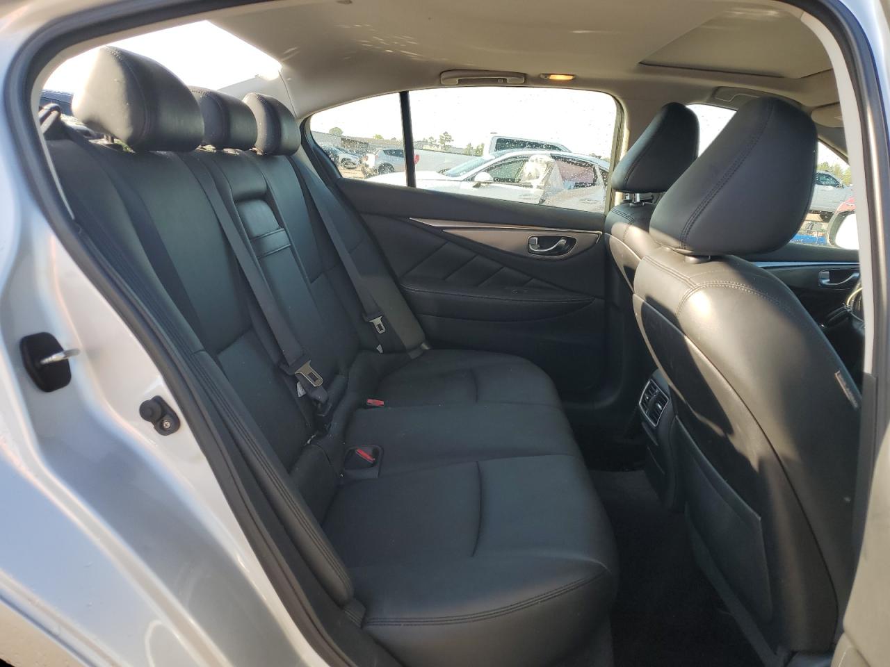 2017 Infiniti Q50 Premium VIN: JN1EV7AP2HM739504 Lot: 49911445