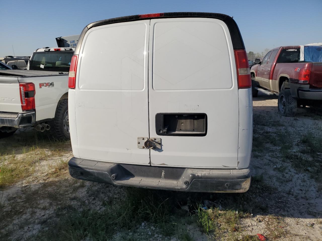 2014 Chevrolet Express - Image 6