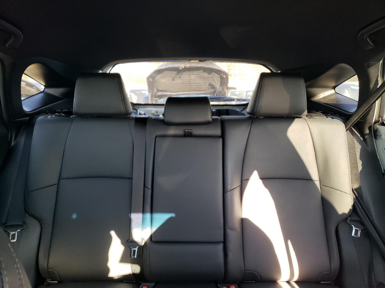 2023 Toyota Venza - Image 10