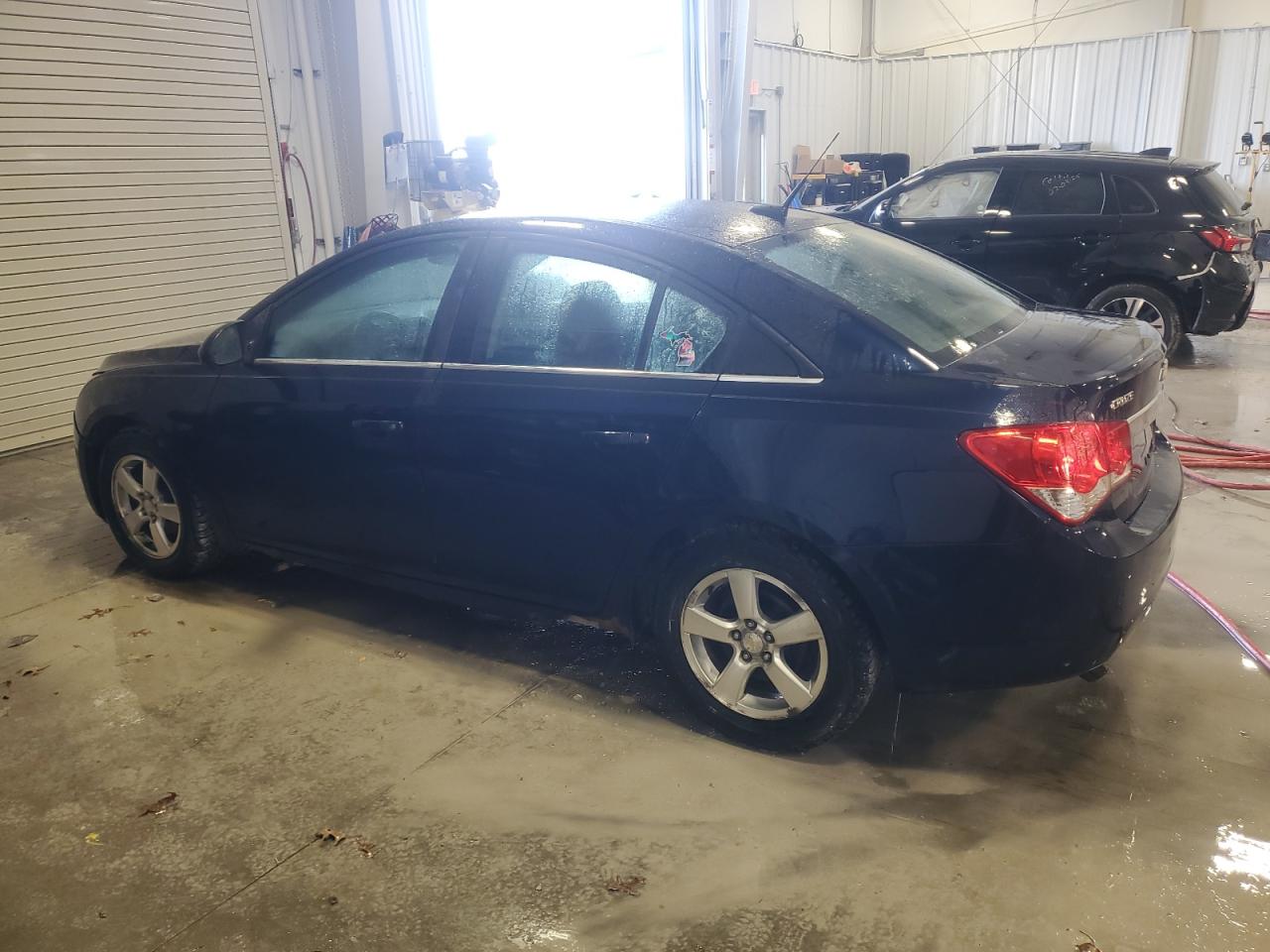 2011 Chevrolet Cruze - Image 2