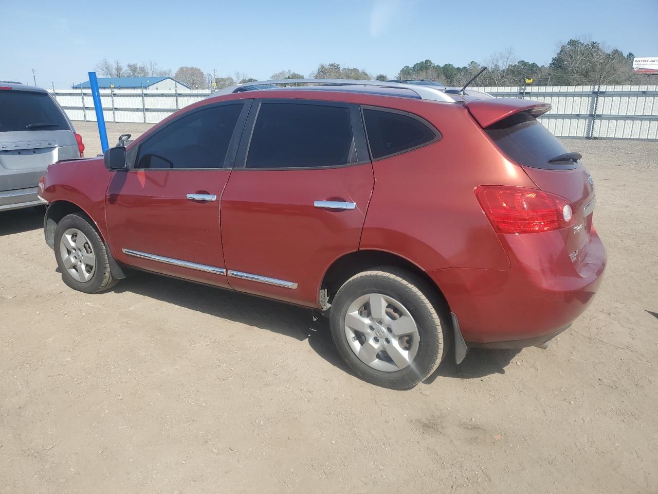 2015 Nissan Rogue - Image 2