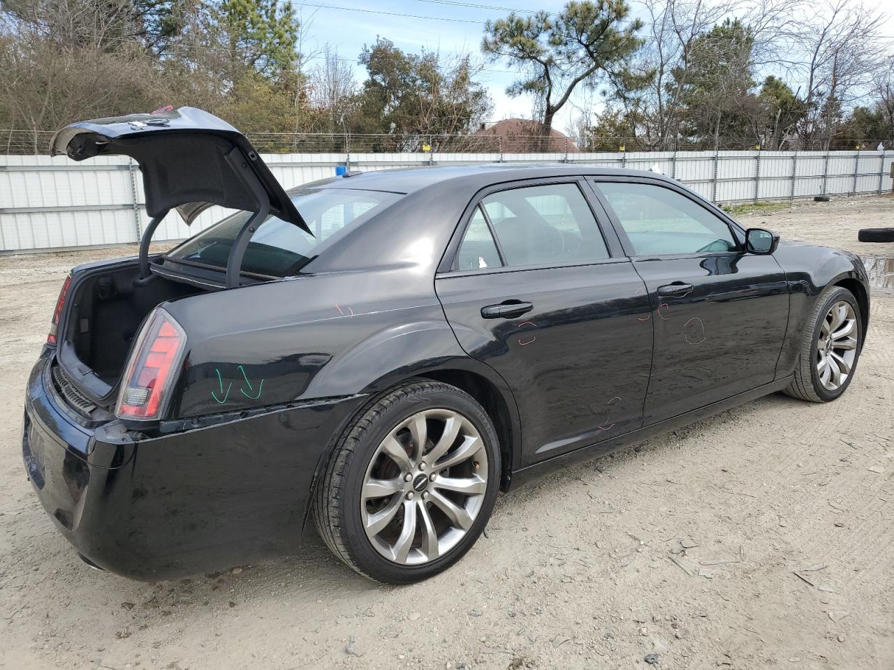 2014 Chrysler 300 - Image 3