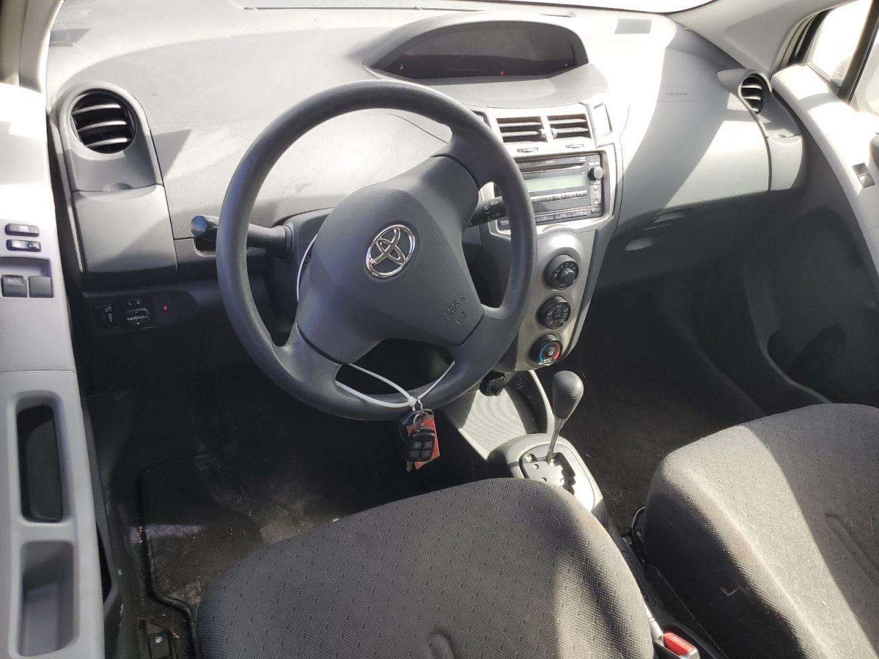 2010 Toyota Yaris - Image 8