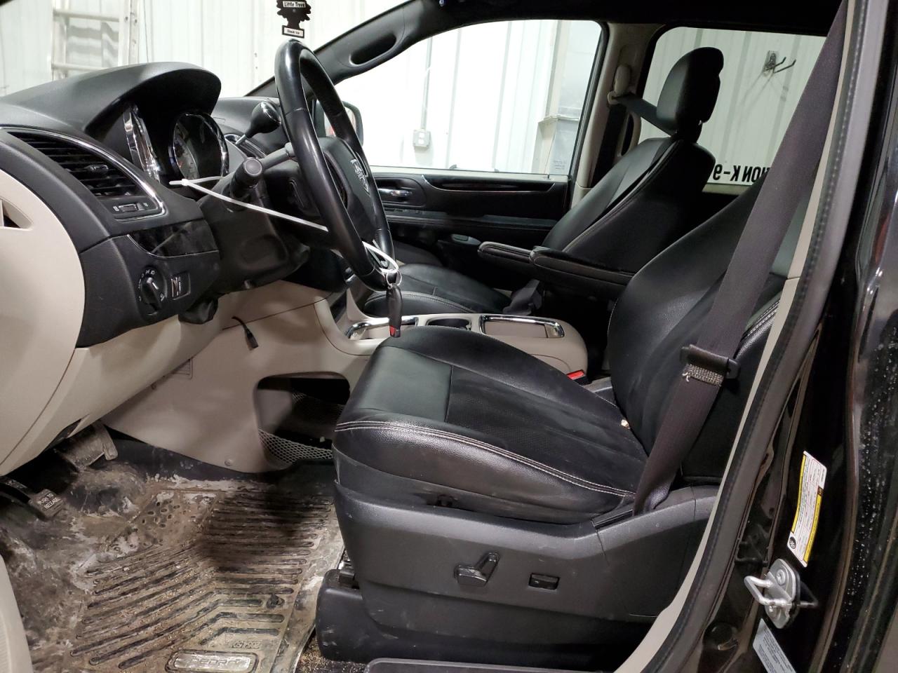 2017 Dodge Caravan - Image 7