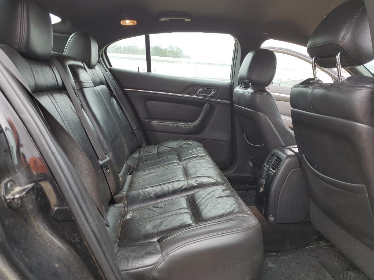 2014 Lincoln MKS - Image 10