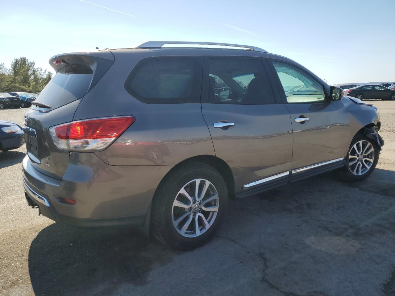 2013 Nissan Pathfinder - Image 3