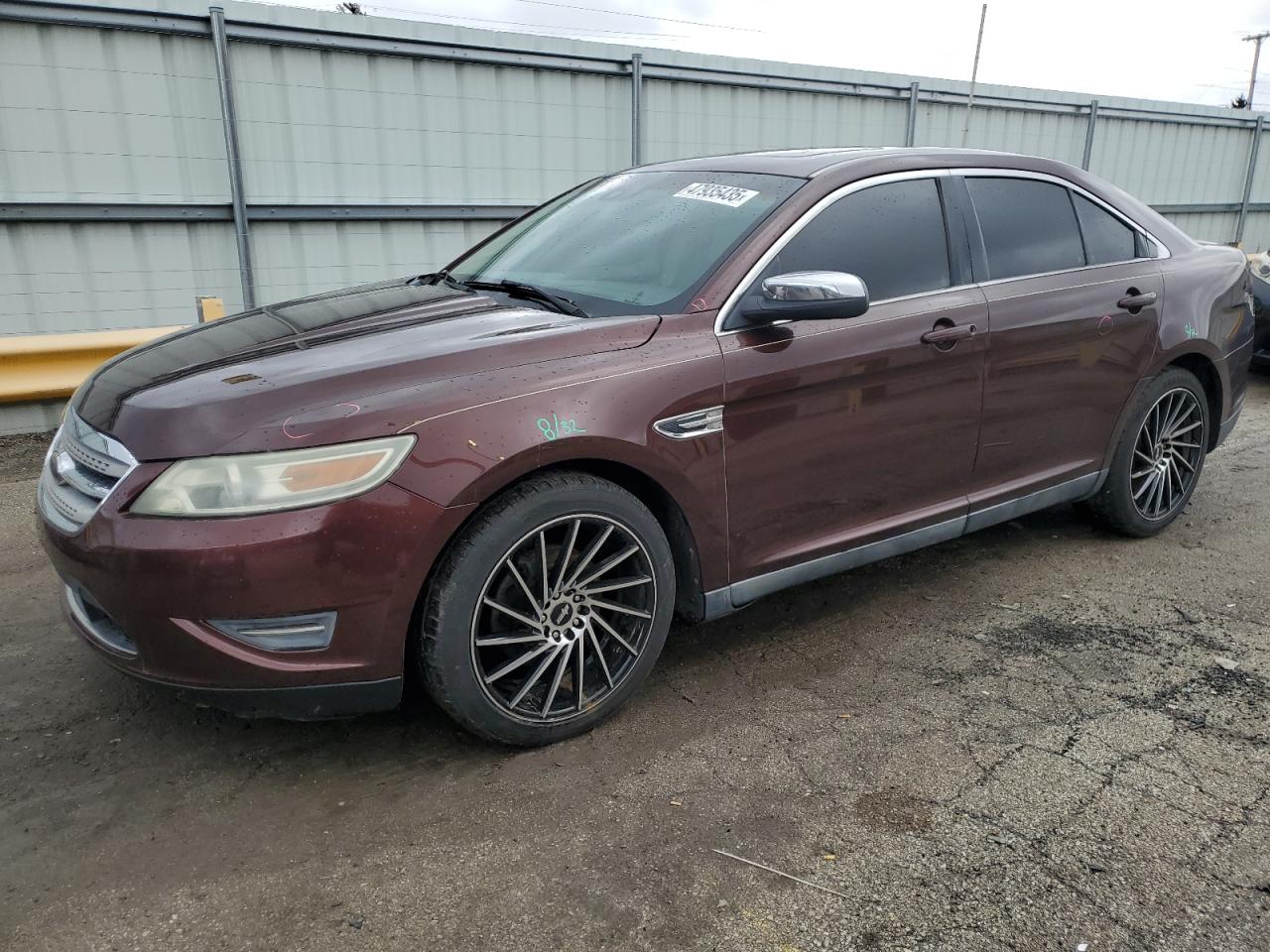 2010 Ford Taurus - Image 1