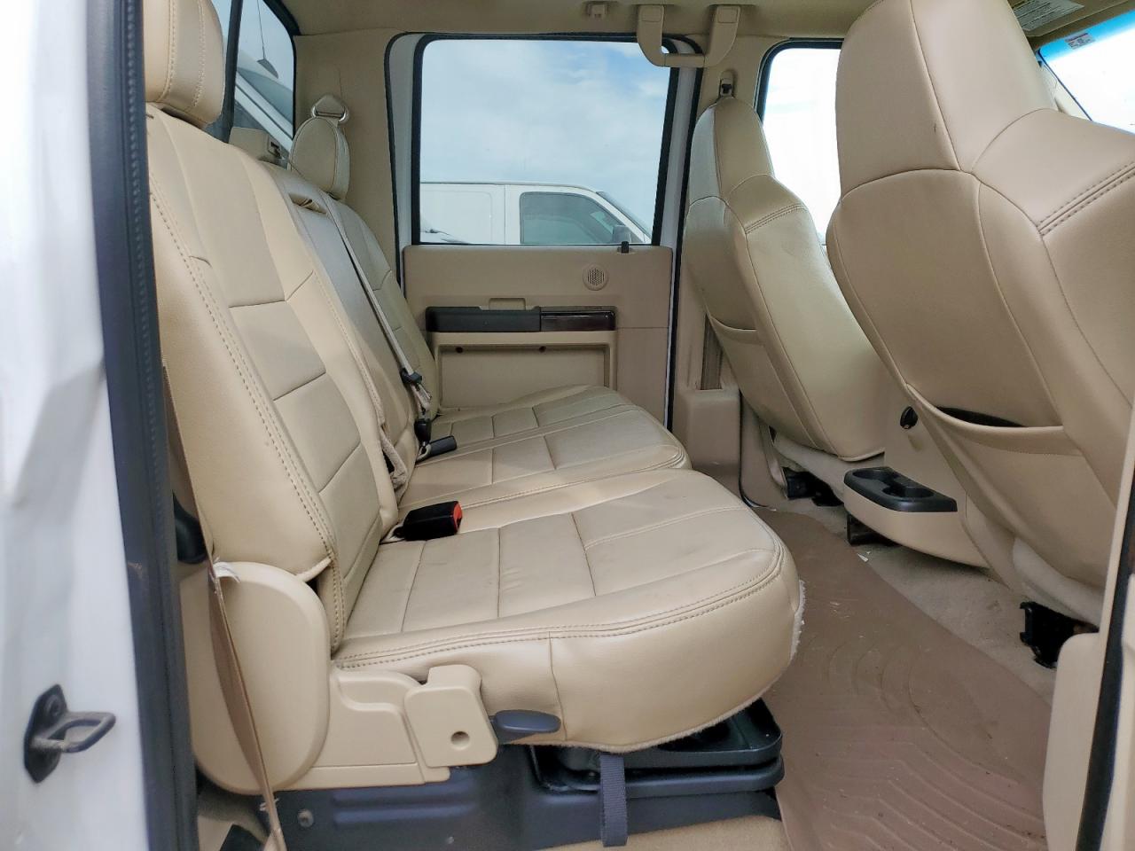 2010 Ford F350 - Image 10
