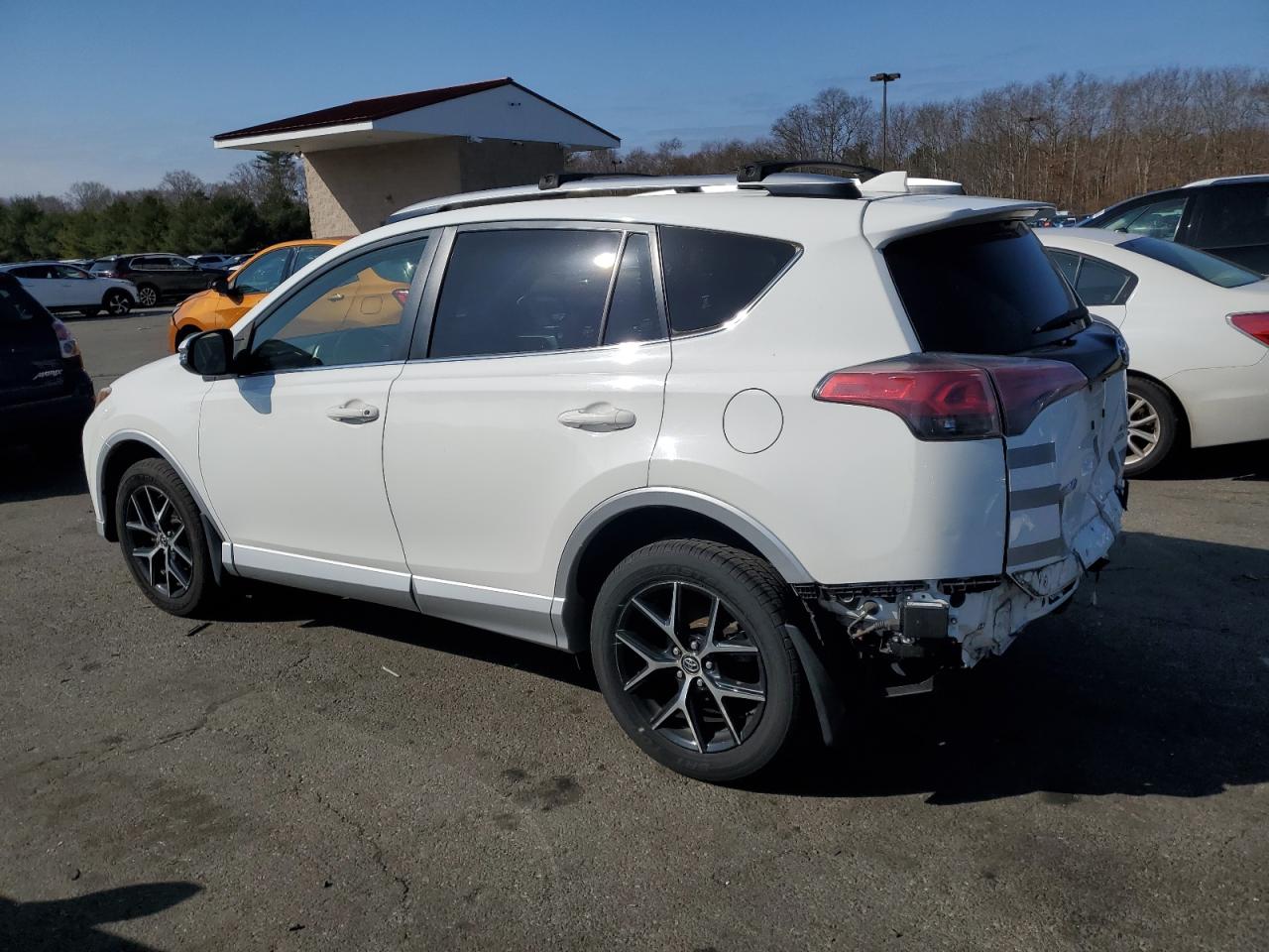 2016 Toyota RAV 4 - Image 2