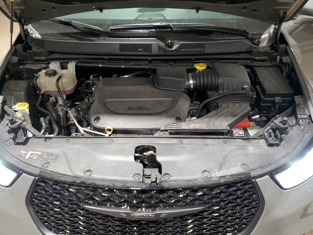 2022 Chrysler Pacifica - Image 13