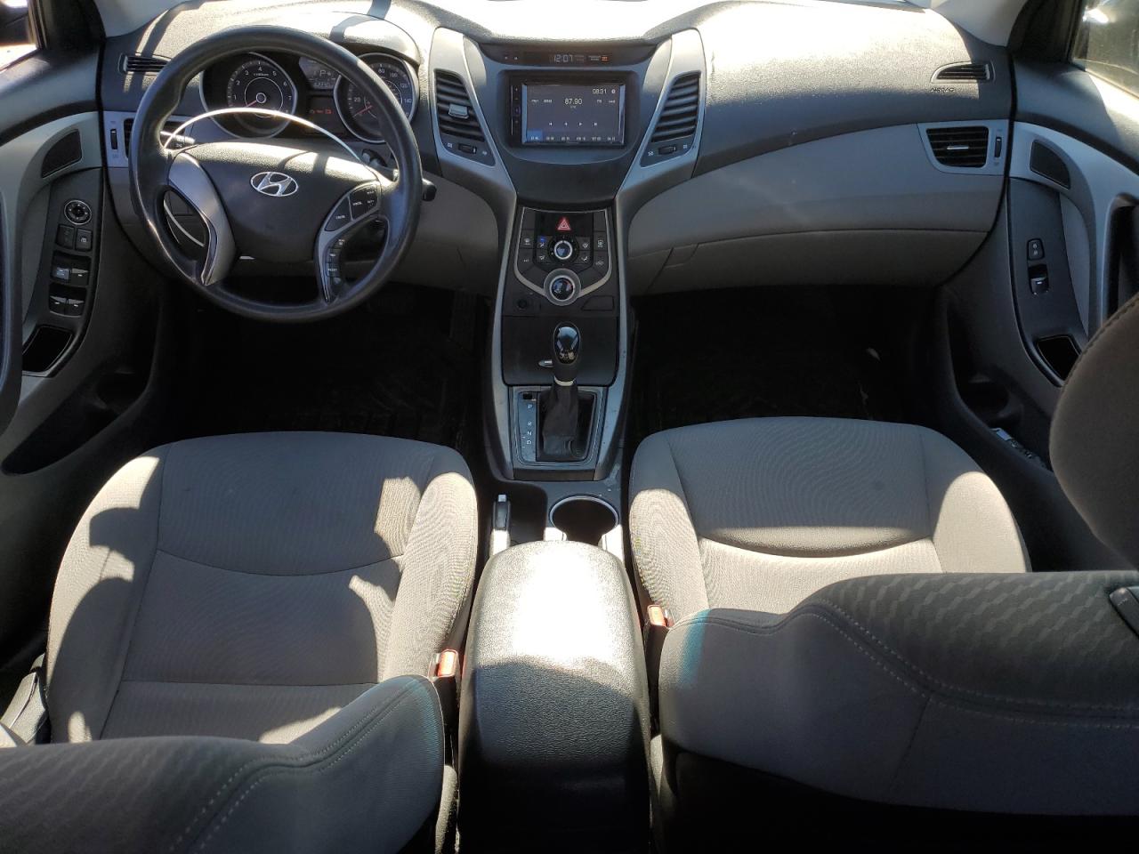 2014 Hyundai Elantra - Image 8