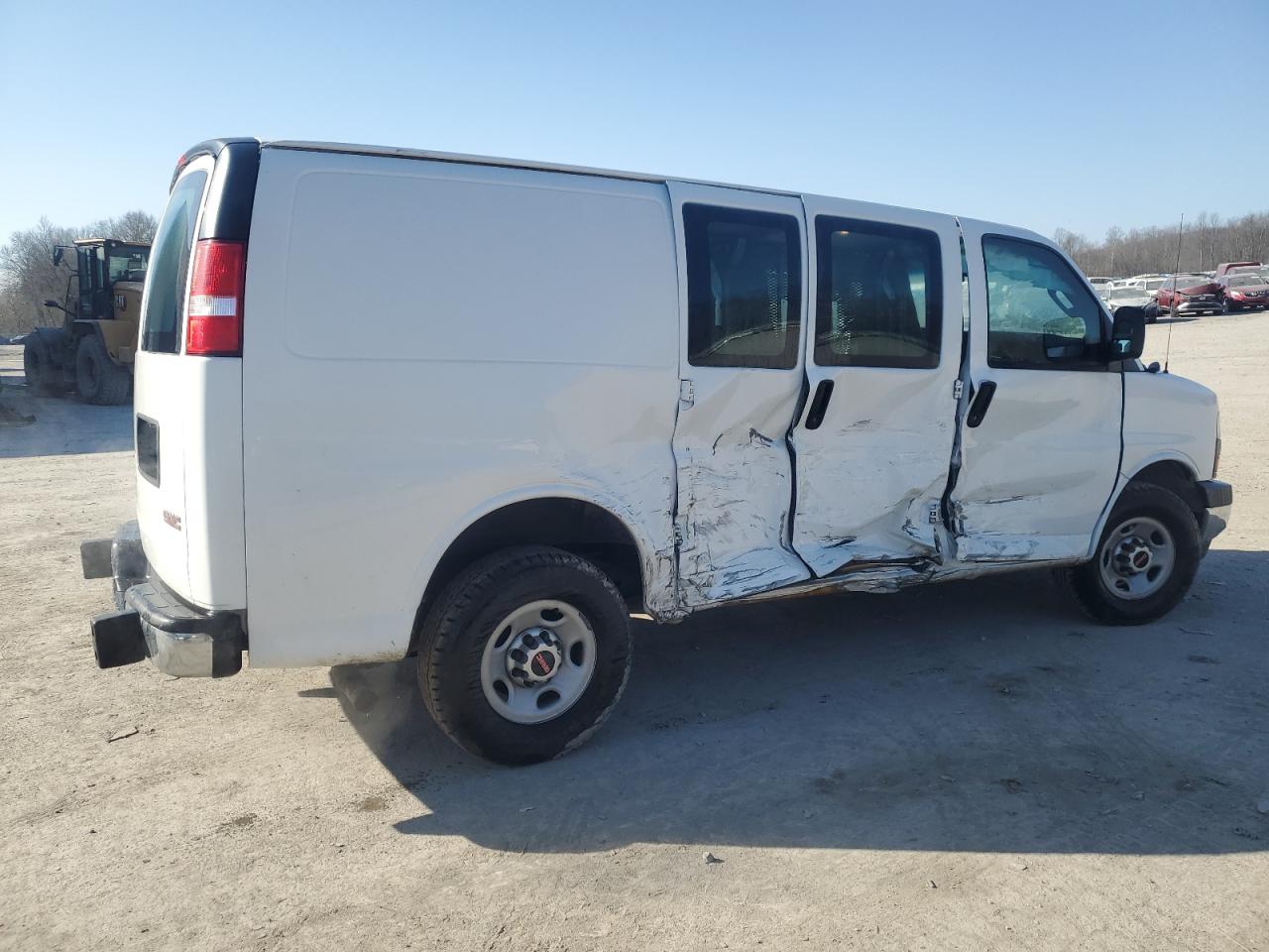 2017 GMC Savana - Image 3