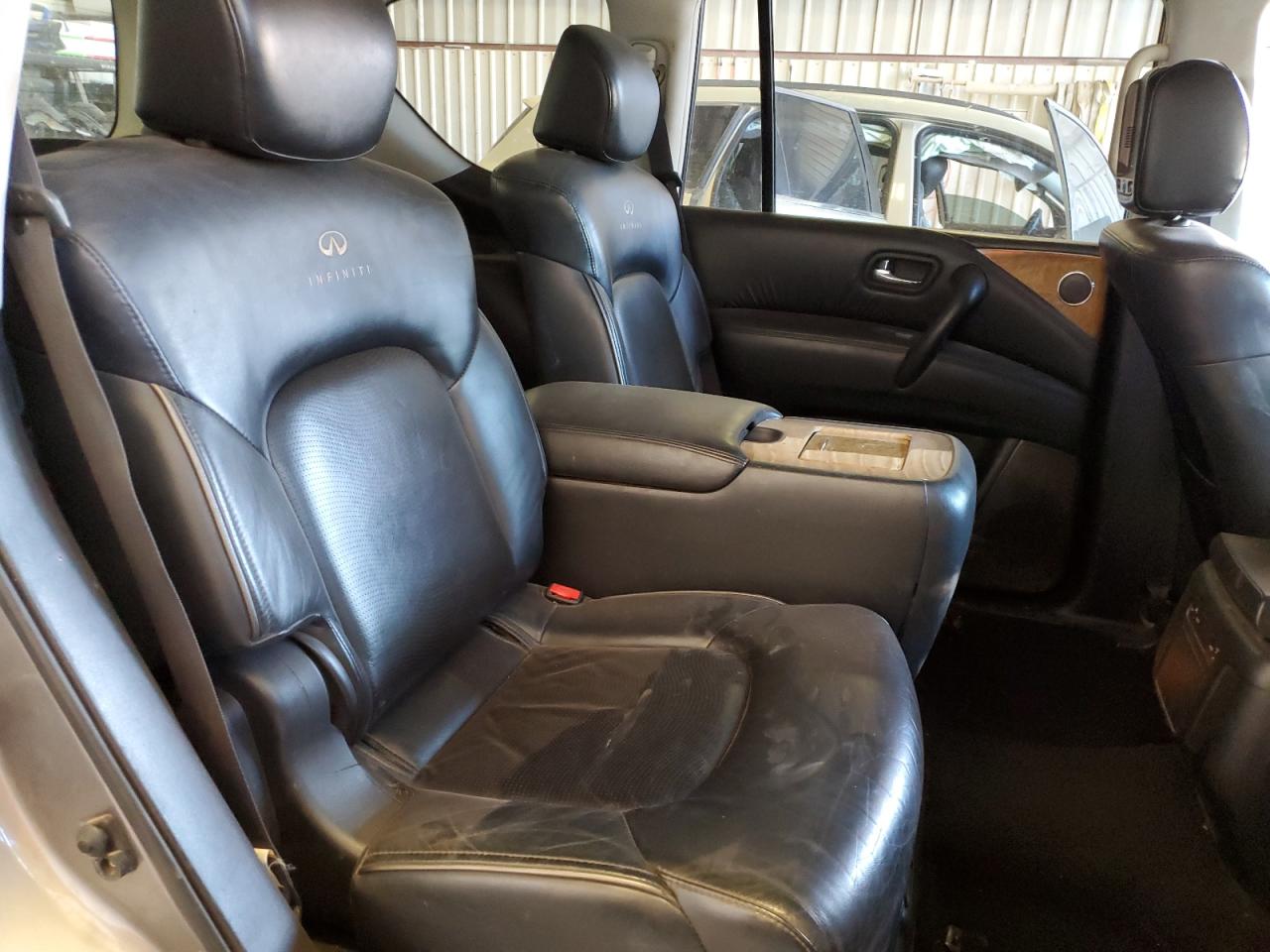 2014 Infiniti QX80 - Image 11