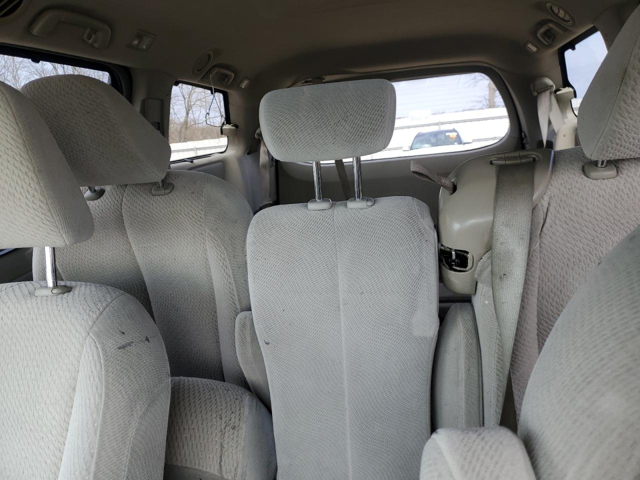 2012 Toyota Sienna - Image 10