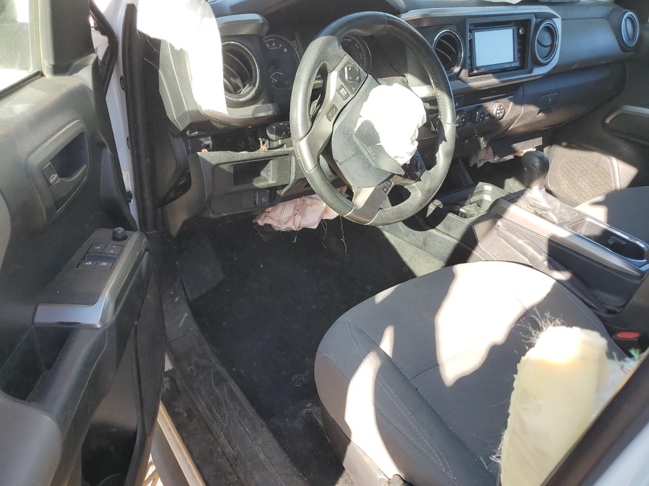 2019 Toyota Tacoma - Image 8