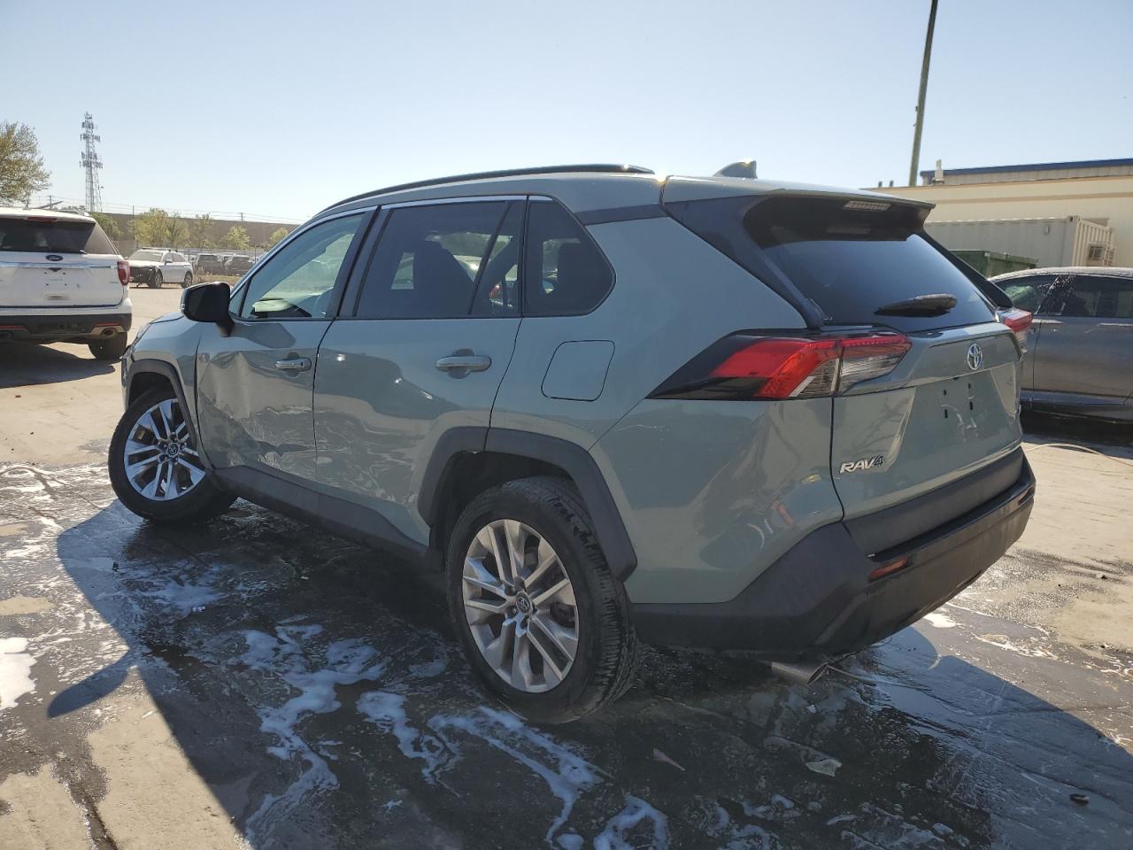 2019 Toyota RAV 4 - Image 2