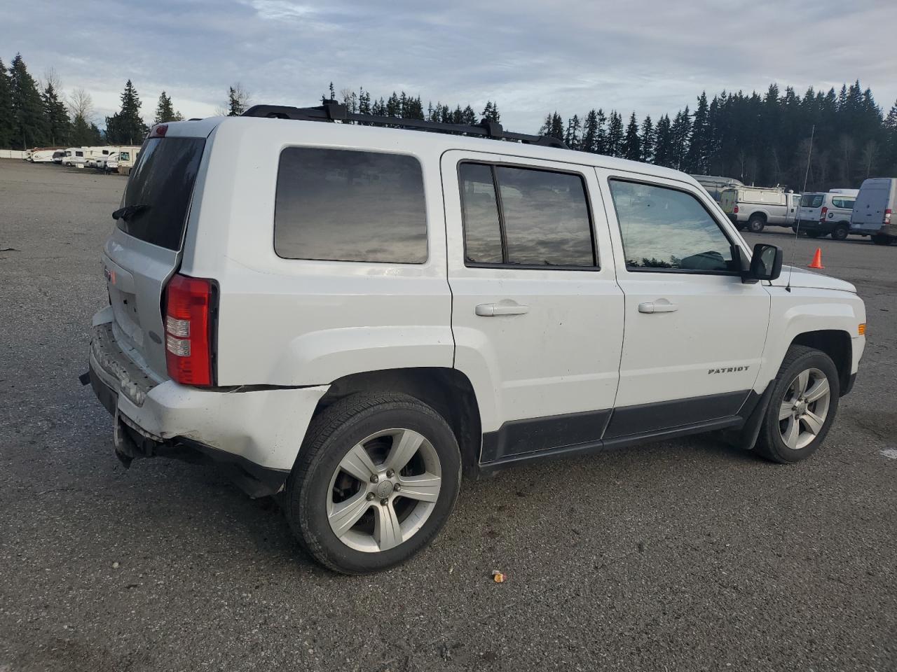 2014 Jeep Liberty (Patriot) - Image 3