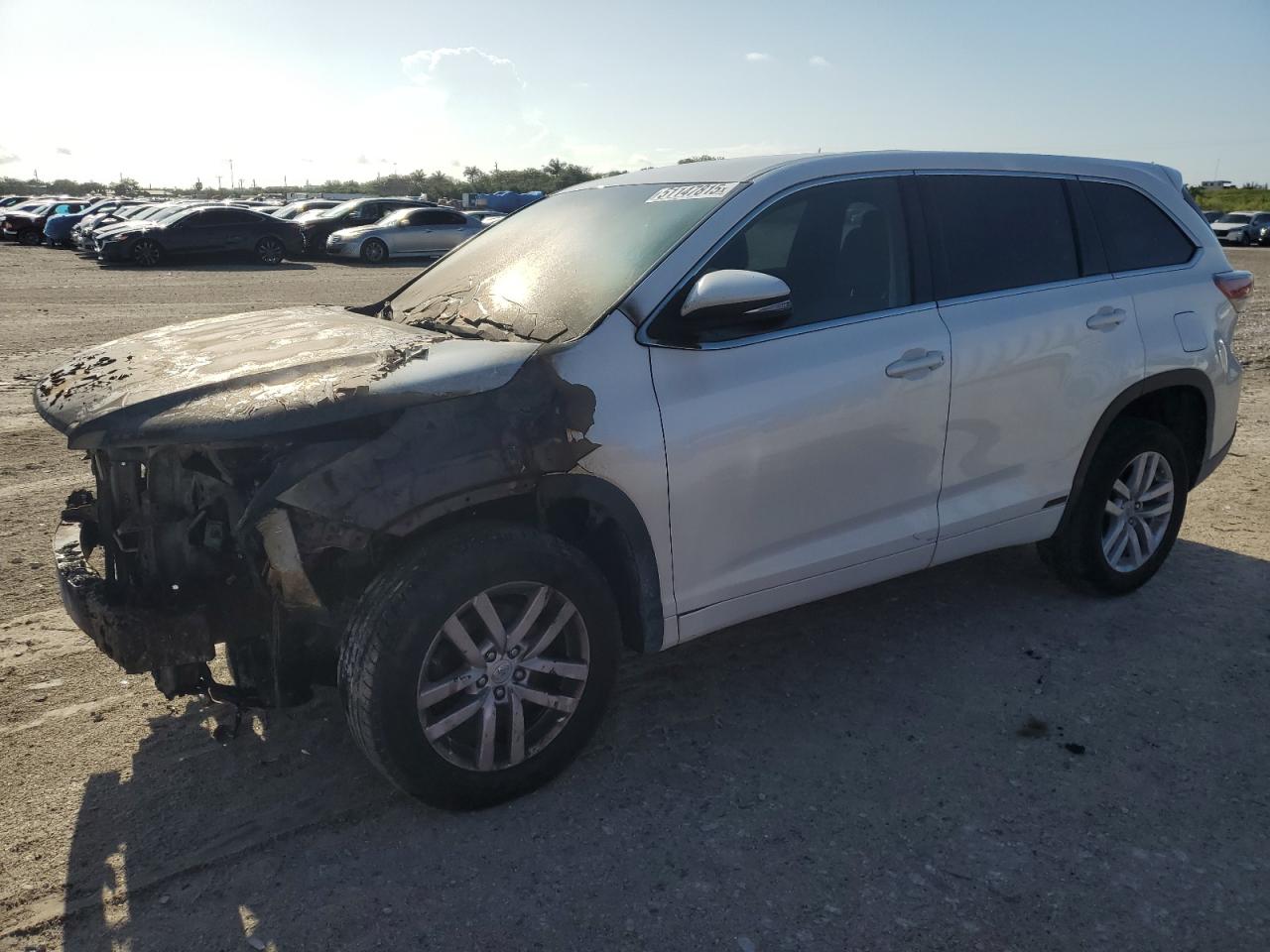 2015 Toyota Highlander Le en Venta en West Palm Beach, FL - Burn - Engine