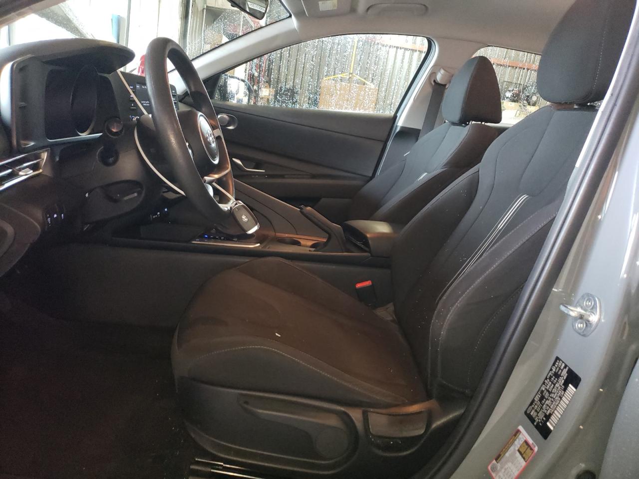 2022 Hyundai Elantra - Image 7