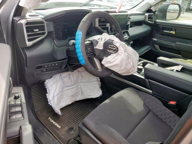  TOYOTA TUNDRA 2023 Srebrny