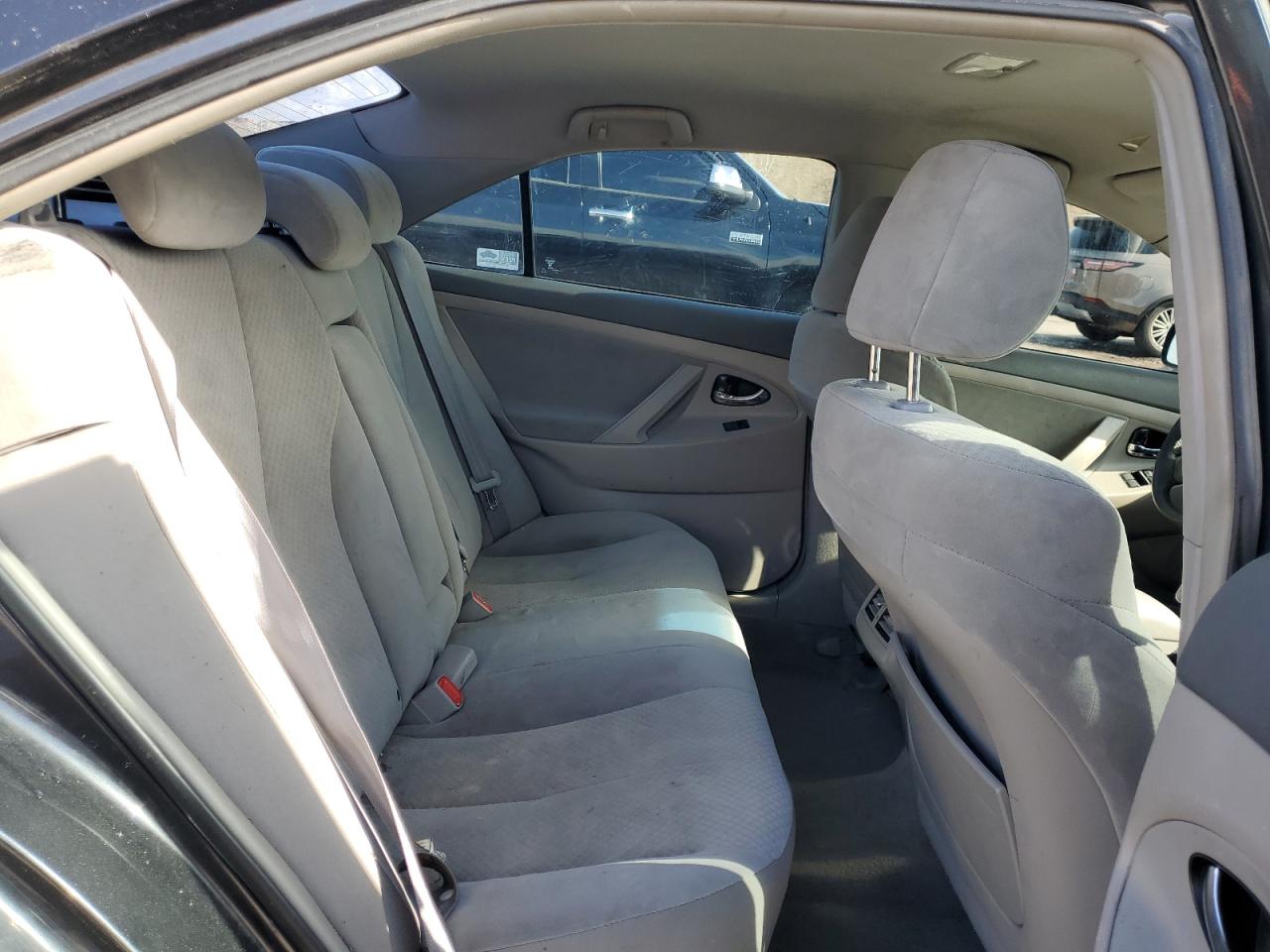 2009 Toyota Camry - Image 10
