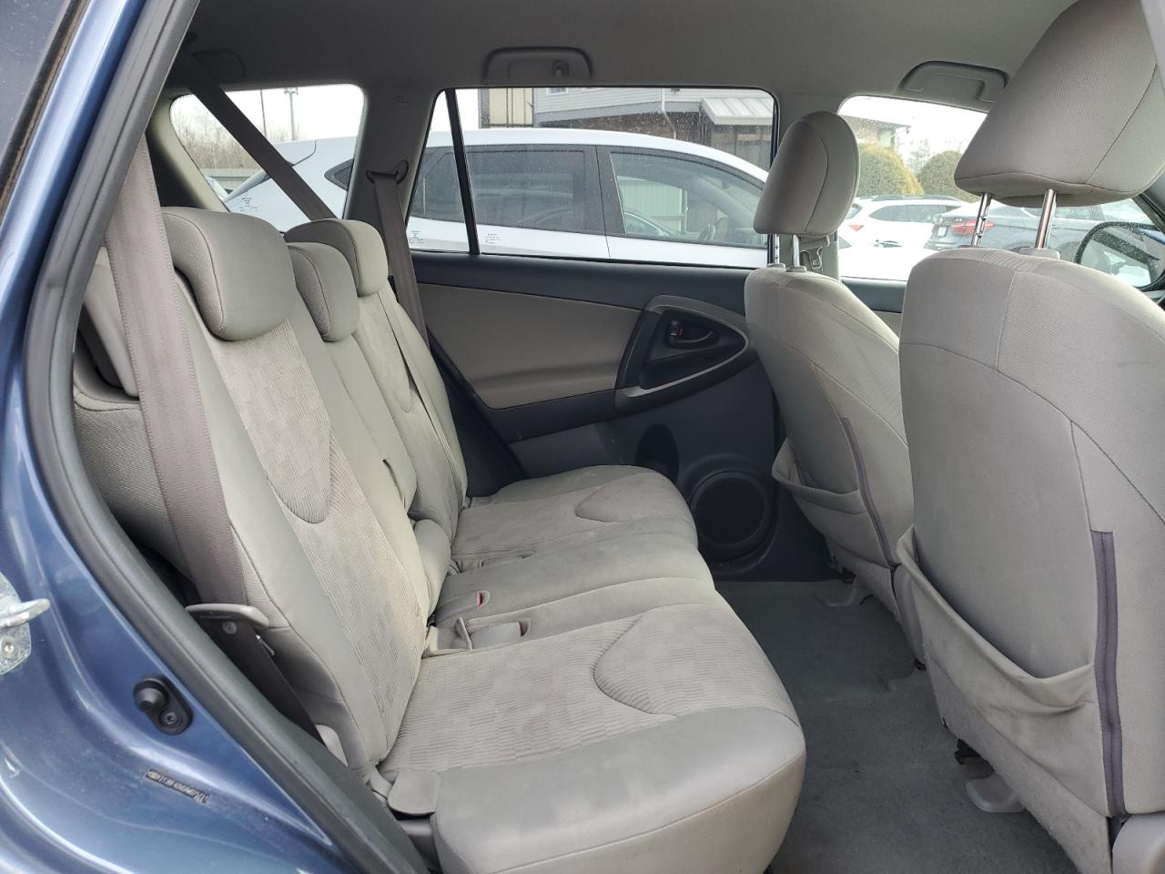 2010 Toyota RAV 4 - Image 11