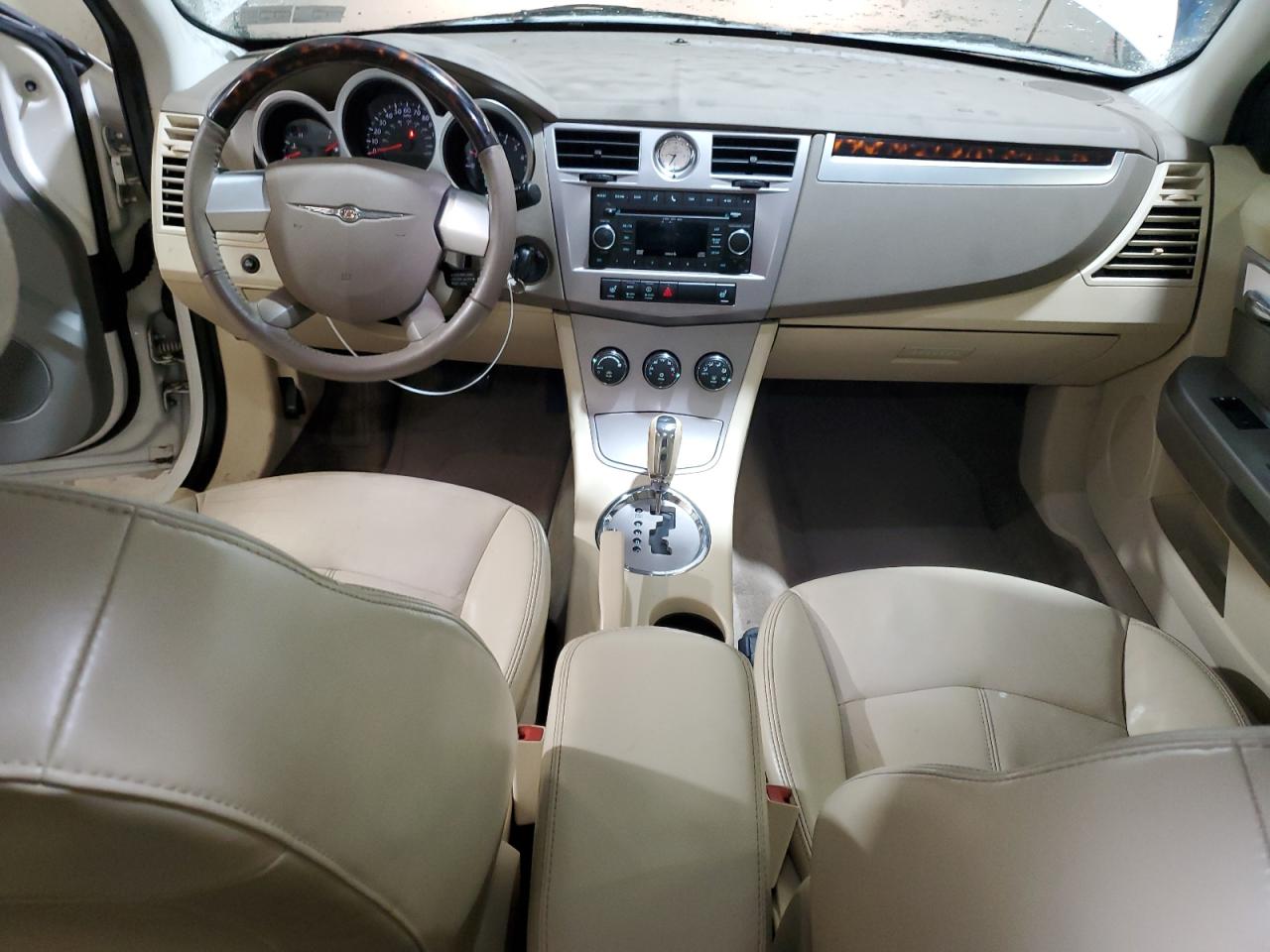 2010 Chrysler Sebring - Image 8