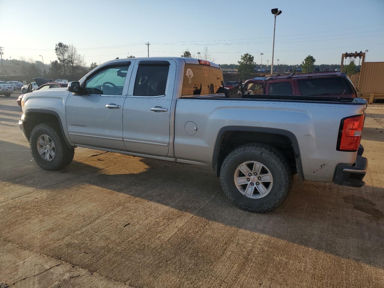 2014 GMC Sierra - Image 2
