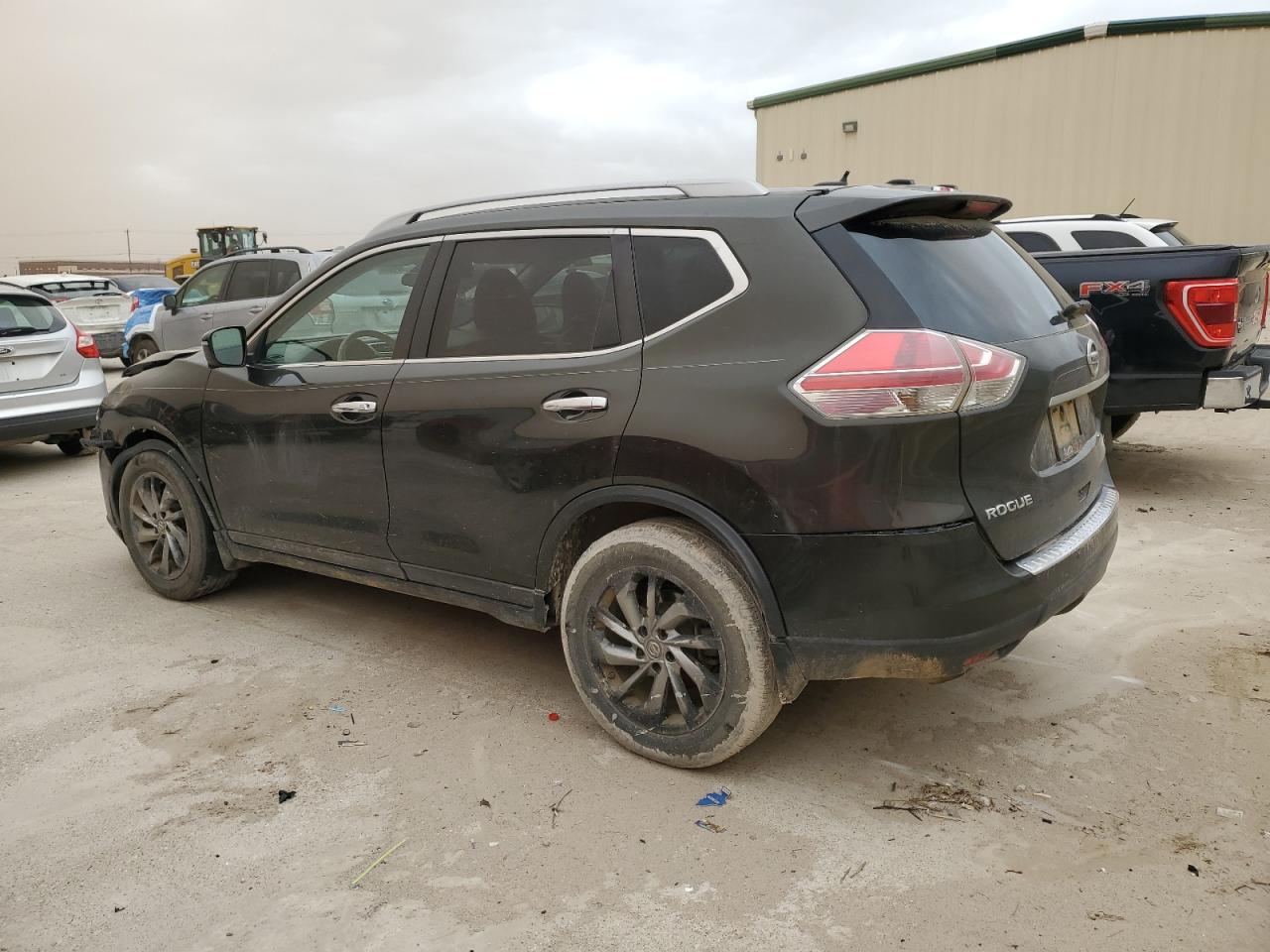 2015 Nissan Rogue - Image 2