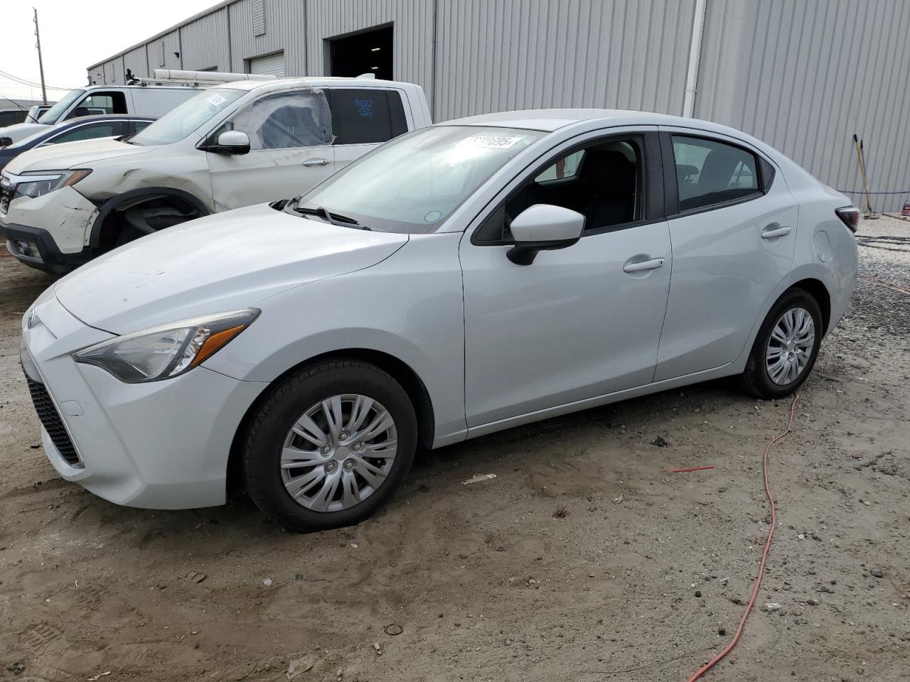 2019 Toyota Yaris L de vânzare în Jacksonville, FL - Front End