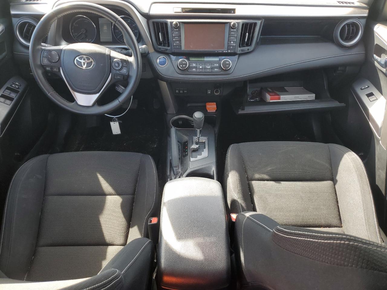 2016 Toyota RAV 4 - Image 8
