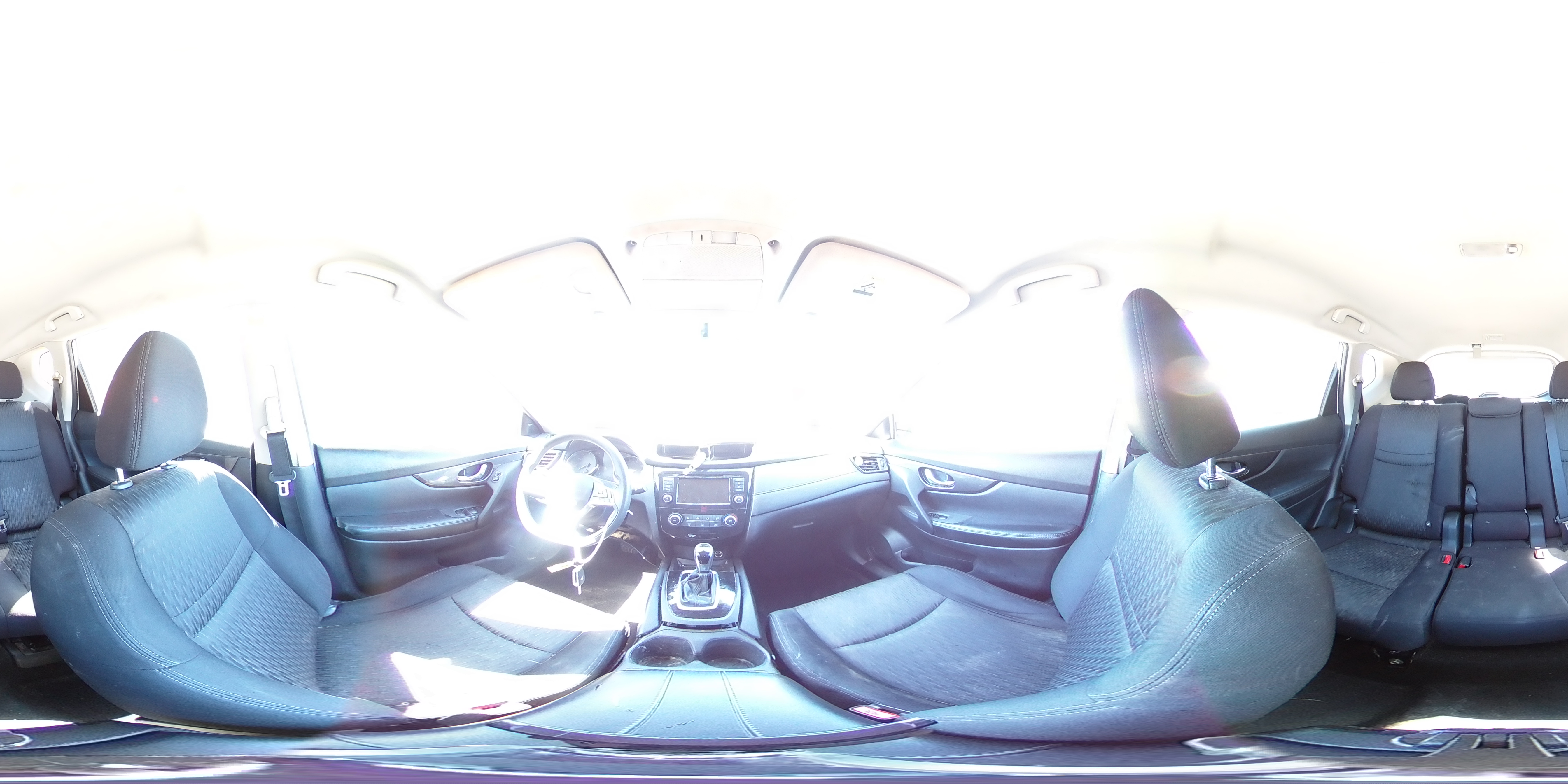 2018 Nissan Rogue - Image 16