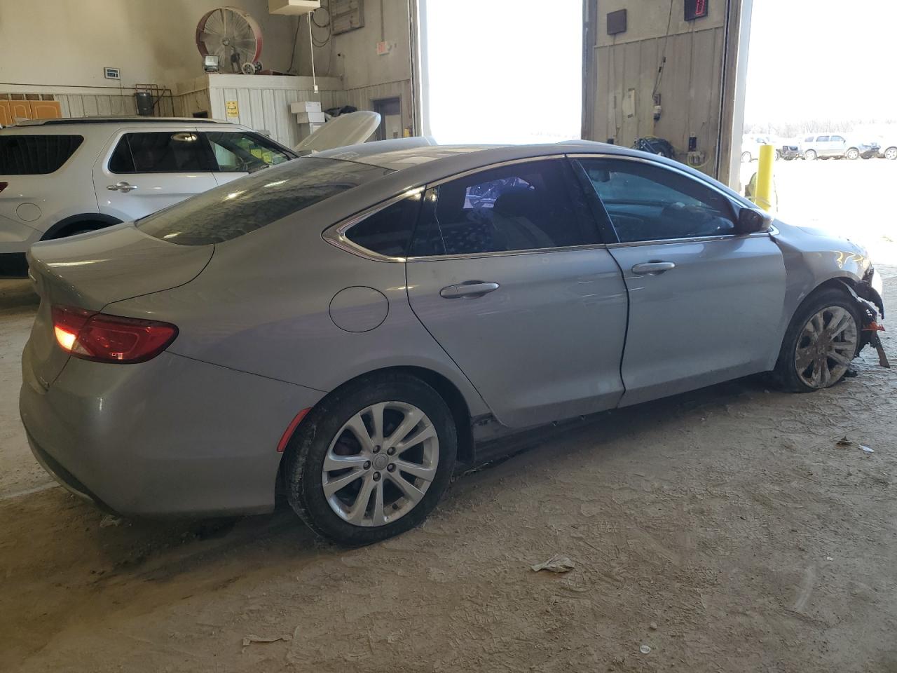 2016 Chrysler 200 - Image 3