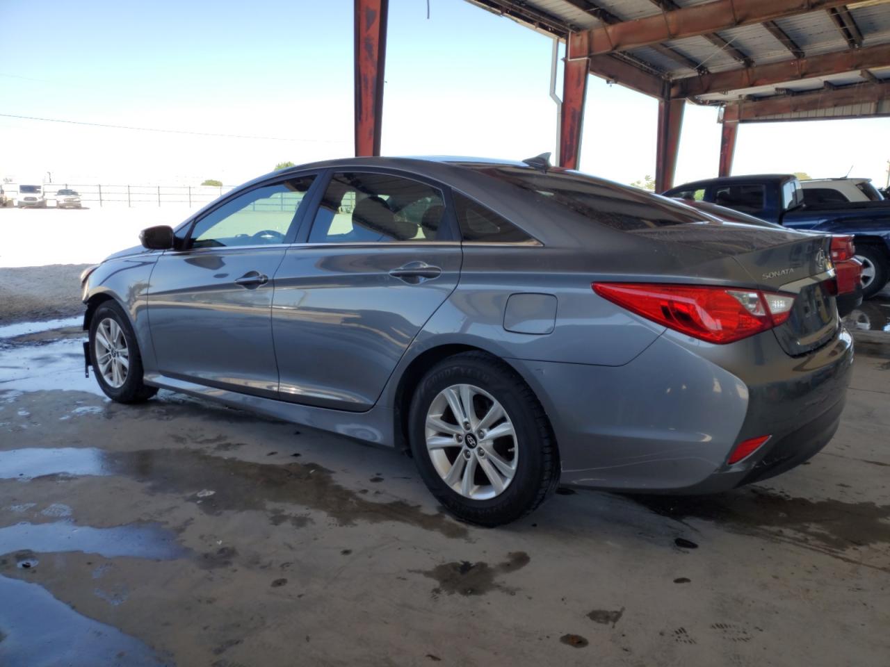 2014 Hyundai Sonata - Image 2