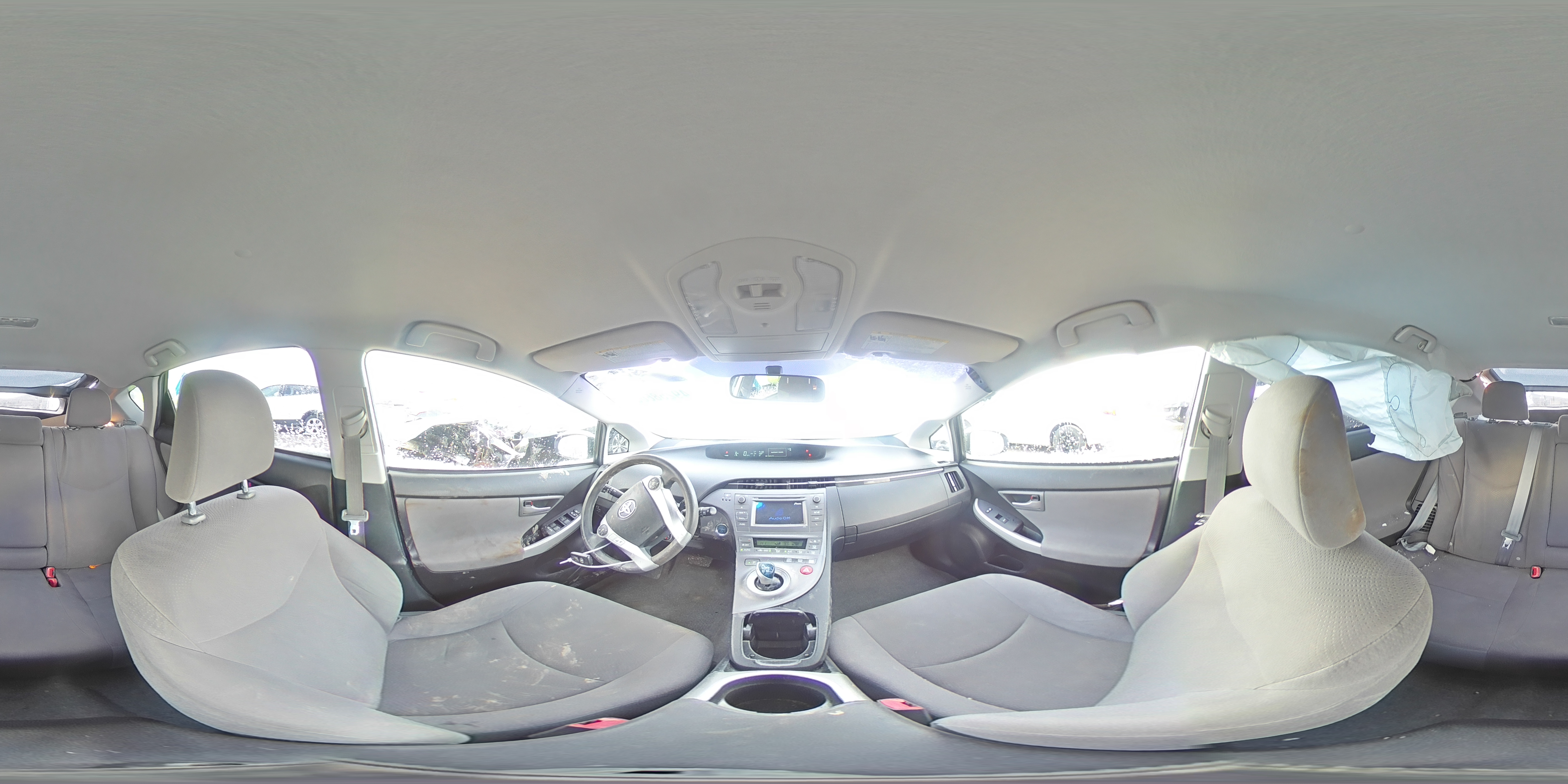 2013 Toyota Prius - Image 13