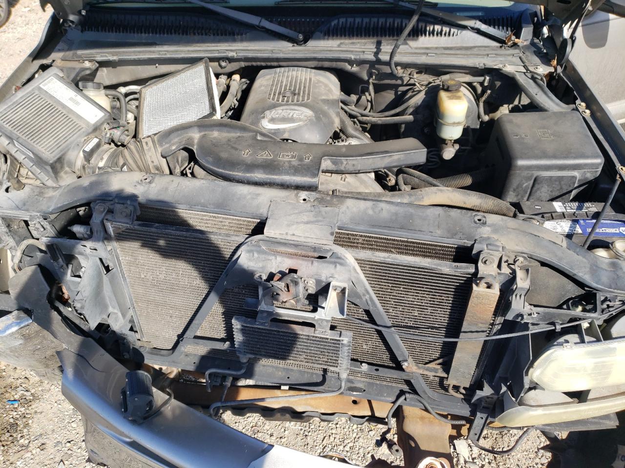 2002 Chevrolet Suburban - Image 12