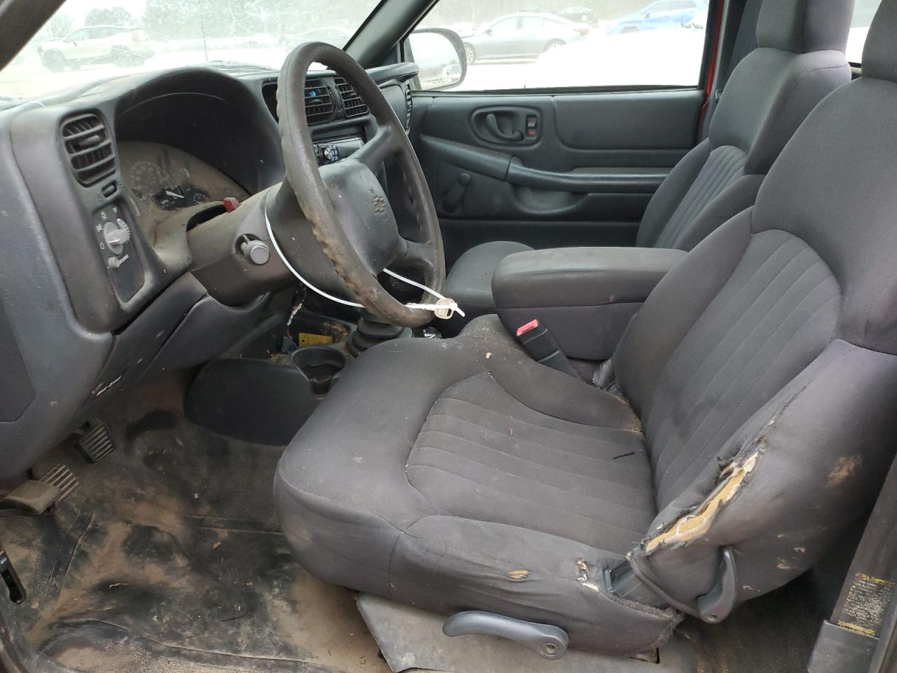 2003 Chevrolet S-10 Pickup - Image 7