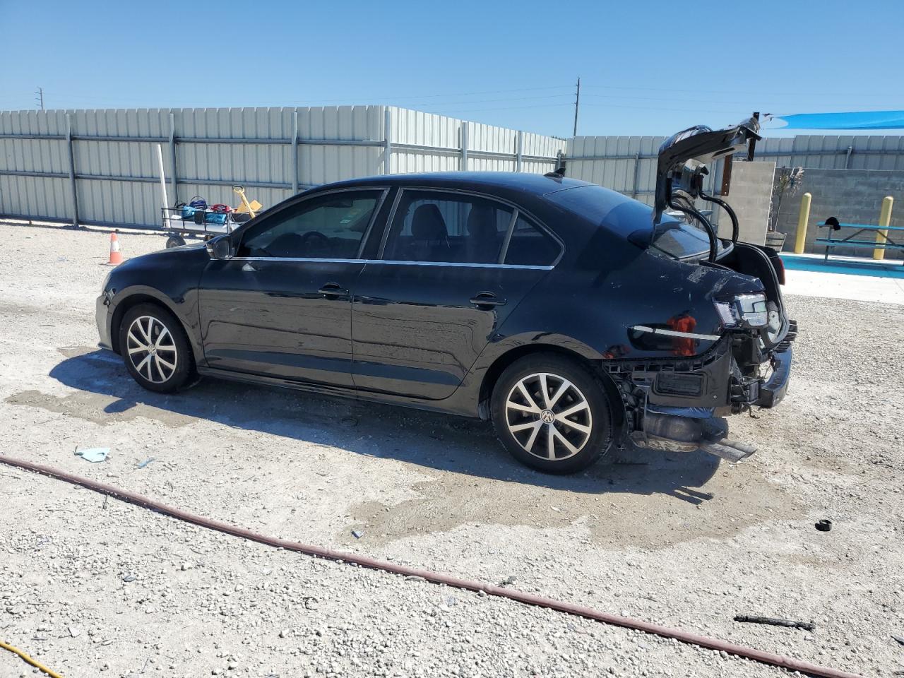 2017 Volkswagen Jetta - Image 2