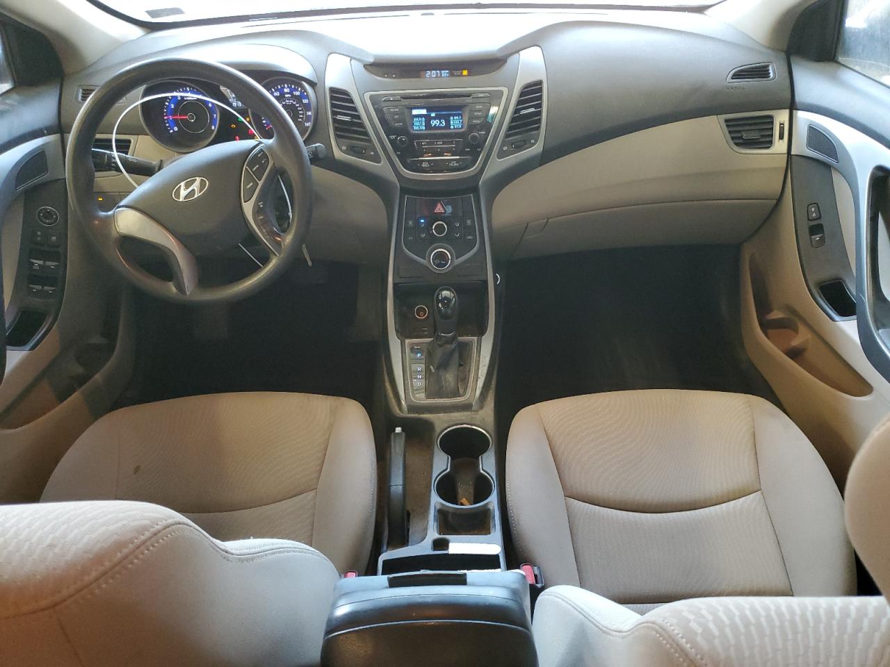 2015 Hyundai Elantra - Image 8