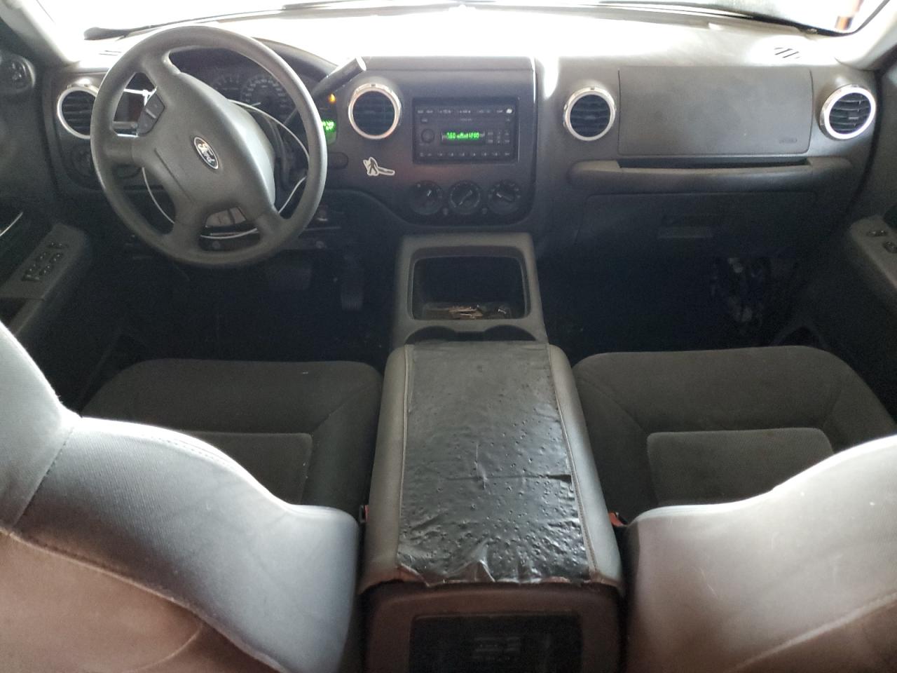 2003 Ford Expedition - Image 8