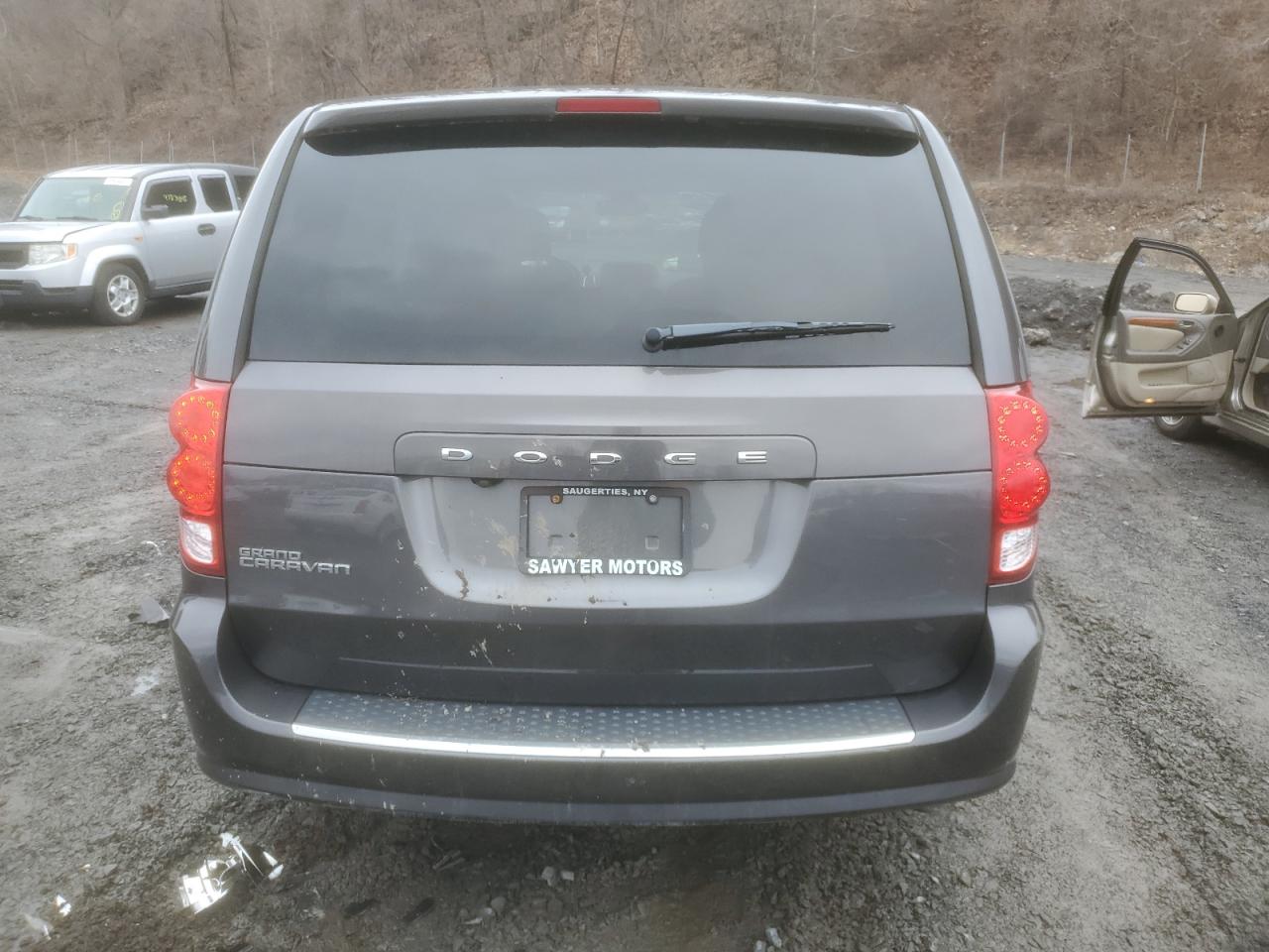 2018 Dodge Caravan - Image 6