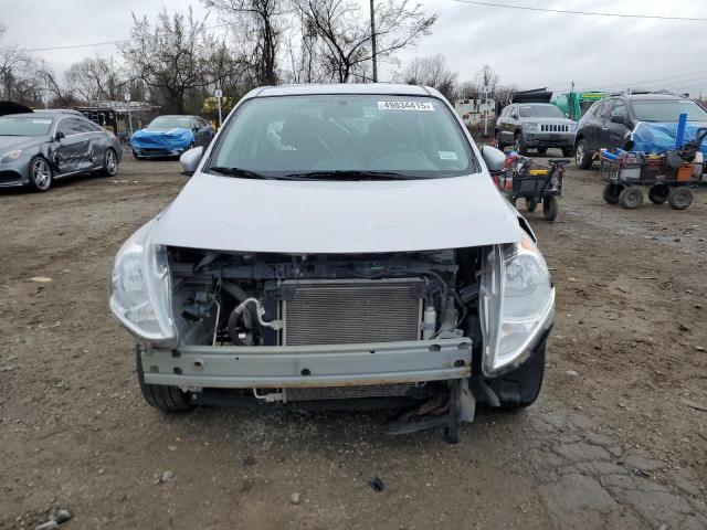 NISSAN VERSA 2019 Сріблястий