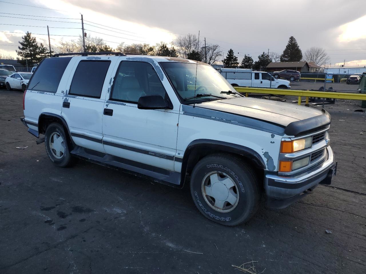 1997 GMC Yukon - Image 4