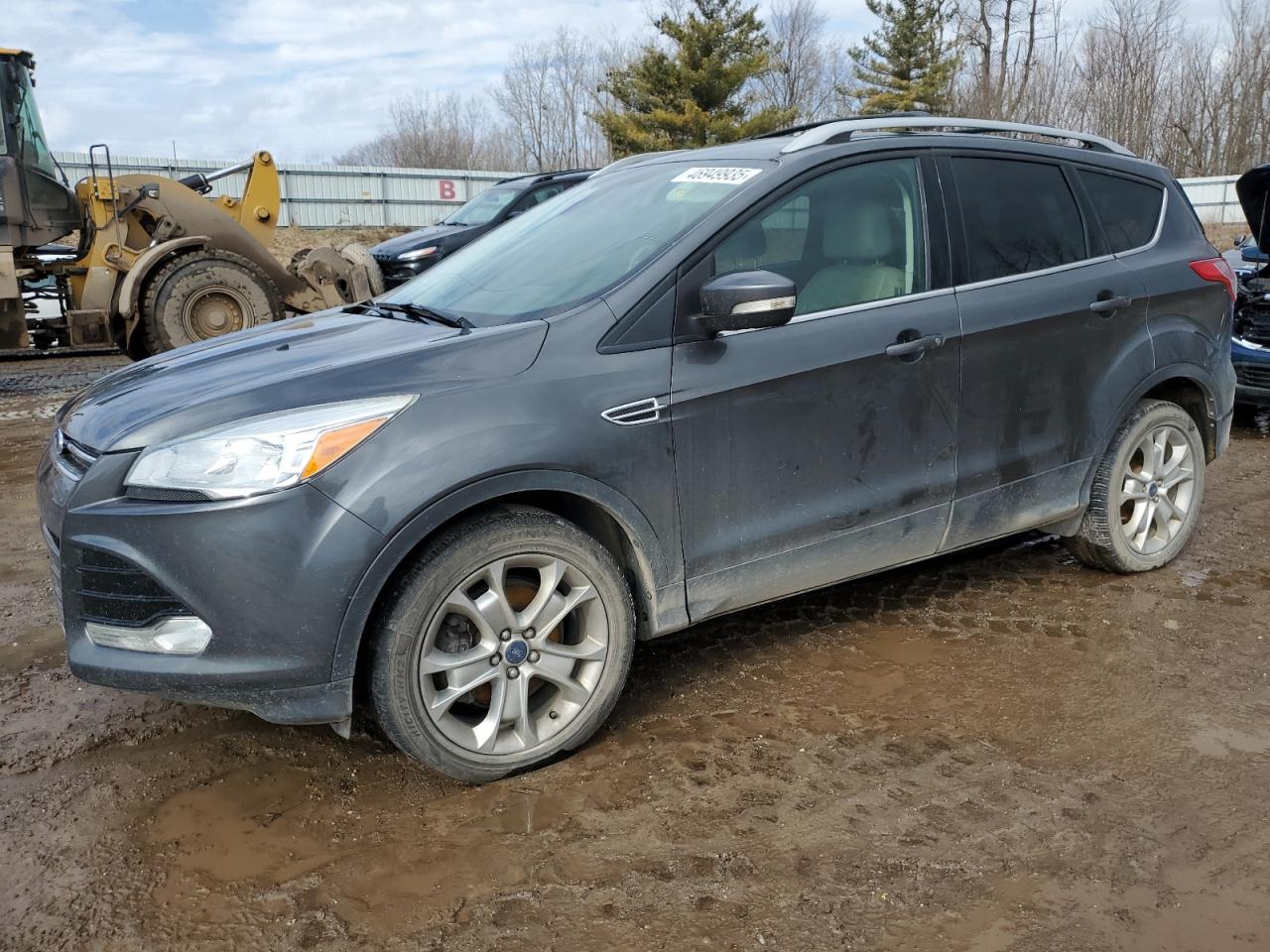 2015 Ford Escape Titanium за продажба в Davison, MI - Minor Dent/Scratches