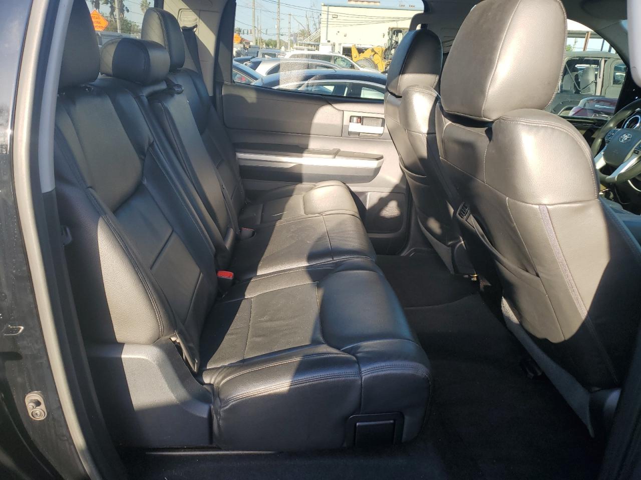 2015 Toyota Tundra - Image 10