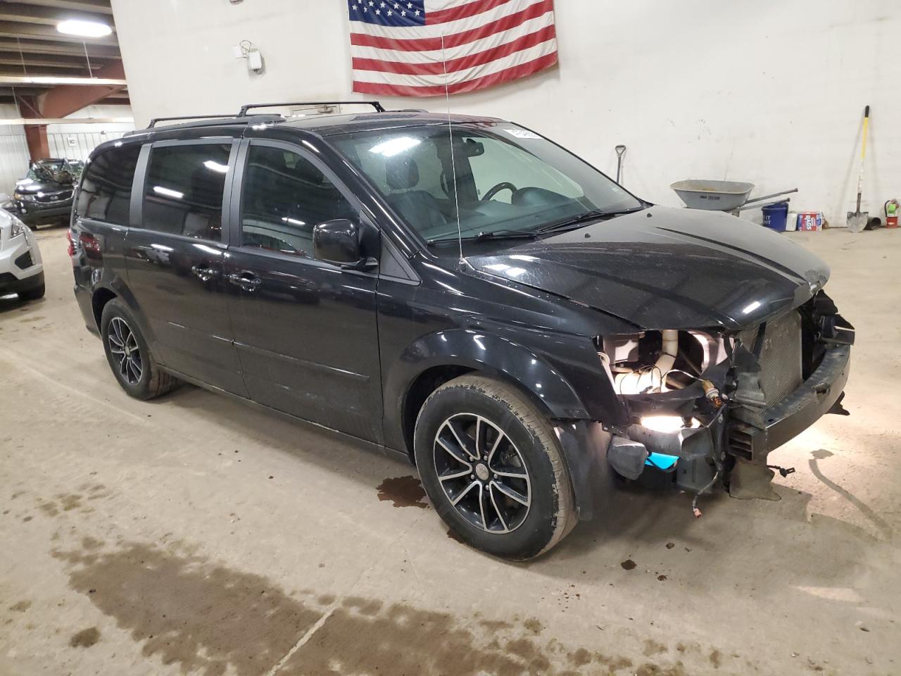 2017 Dodge Caravan - Image 4